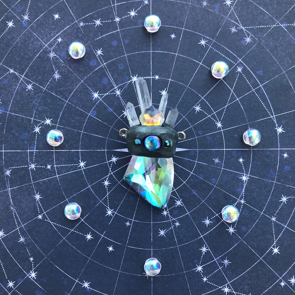 Iridescent opalescent necklace